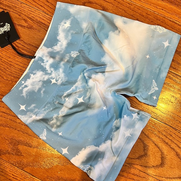 Darc Sport SHE cloud design athletic shorts size large new with tags - Picture 3 of 5